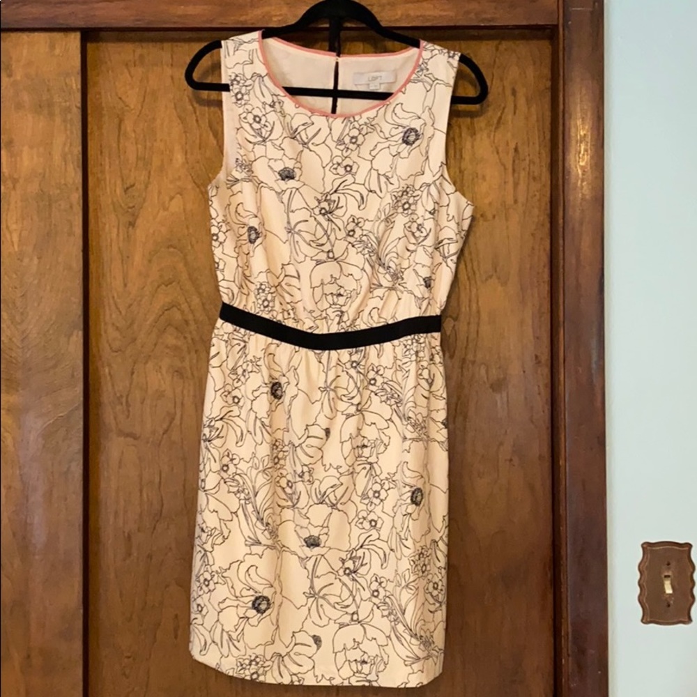 Blush sleeveless dress with floral pattern